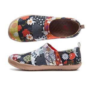 NWT UIN Art Travel Shoes - Hana - Size 8.5
